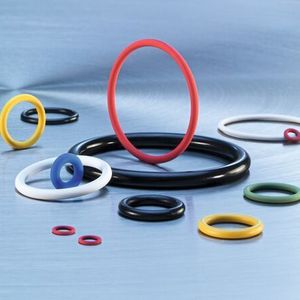 Auf den ersten Blick wirken O-Ringe einfach und unscheinbar. Dabei handelt es sich um sensible Bauteile, die in der Praxis häufig falsch gehandhabt werden. (Bild:  COG)