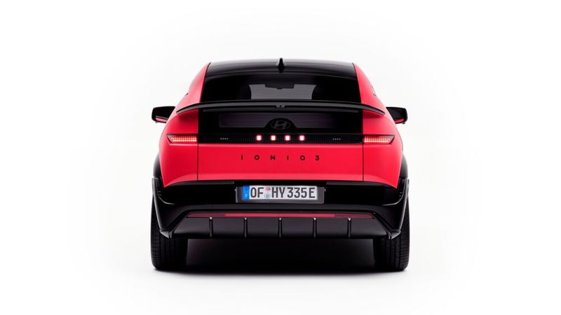 In der Sportversion sorgen ein markanter Spoiler und ein Diffusor für den passenden Abgang. (Bild: Hyundai)
