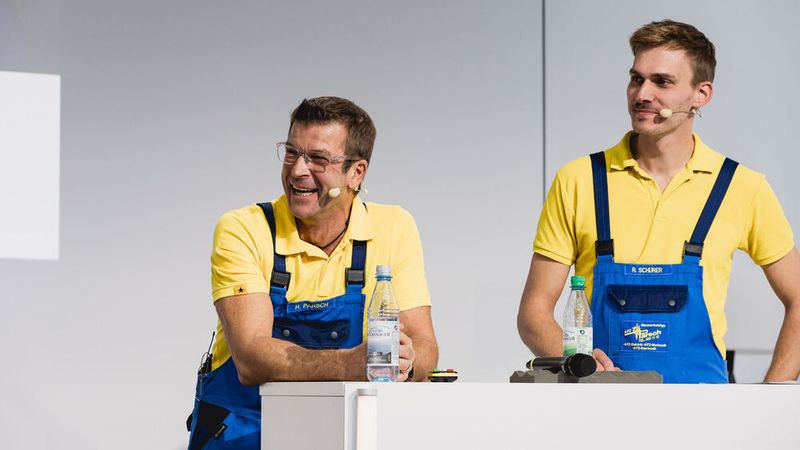 Ihr Appell an die freien Werkstätten: „Man darf keine Angst davor haben, man muss sich daran trauen.“ Das alles vorgetragen mit einer gehörigen Portion Humor und voll auf Augenhöhe mit den Betrieben.  (Bild: Stefan Bausewein)