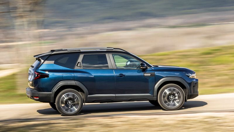 Dacia hat den Bigster bewusst rustikal gestylt, ihm so ein bisschen Outdoor- und Abenteuer-Image mit auf den Weg gegeben. (Bild: Dacia/Adrien Cortesi)