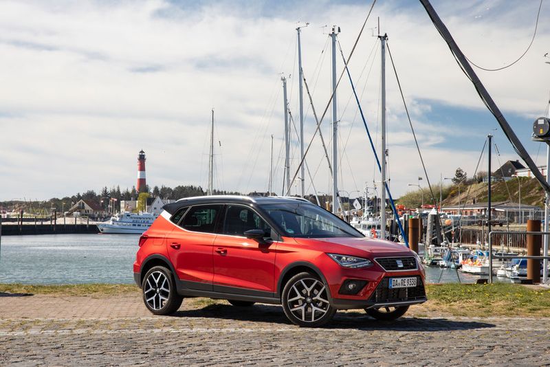 Als Aggregat dient ein Dreizylinder-Motor mit 999 Kubikzentimetern Hubraum und 66 kW/90 PS unter der Haube. (Seat)