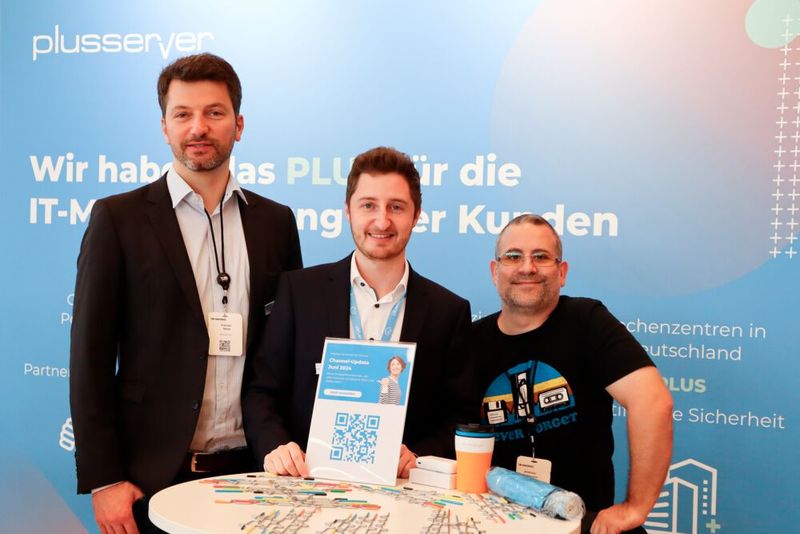 Die drei haben das Plus für ihre Kunden – (v.l.) Florian Neus, Marius Präve u. Andreas Buhlmann (alle Plusserver). (Bild: TIM AG)