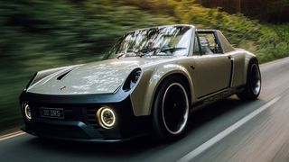 Mit dem Porsche 914 ist das erste Exemplar aus dem Restomod-Programm der englischen Firma Fifteen Eleven Designs nun fertiggestellt. (Bild: Fifteen Eleven Design)