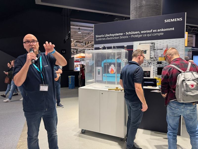 Siemens Schweiz zeigt an der Swissbau 2026 in Basel das umfassende Portfolio seiner Elektro-, Gebäude- und Sicherheitstechnik.  (Bild: Anne Richter, VCG)