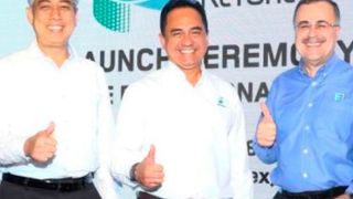 From left to right : Datuk Md Arif Mahmood, Executive Vice President Downstream, Petronas; Tan Sri Wan Zulkiflee Wan Ariffin, President & CEO, Petronas and Amin Nasser, President & CEO, Saudi Aramco. (Saudi Arabian Oil Co.)