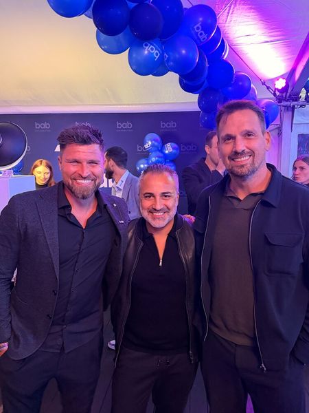 Andreas Bajohr (BAB) mit Giuseppe Rizzo und Adrian Dita (terra solutions) (Bild: Vogel IT-Medien GmbH)