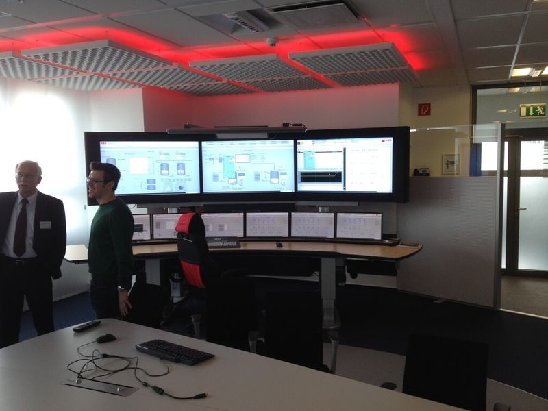 Alarme können bei der 800xA-Lösung zukünftig auch über Lichteffekte visuell unterstützt werden. (Bild: Kielburger/PROCESS)