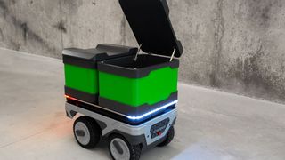 Die Distributionslogistik ist um einen urbanen Assistenten reicher: „Maxolution“, ein innovativer Lieferroboter für die letzte Meile aus dem Hause SEW-Eurodrive. (Bild: SEW-Eurodrive)