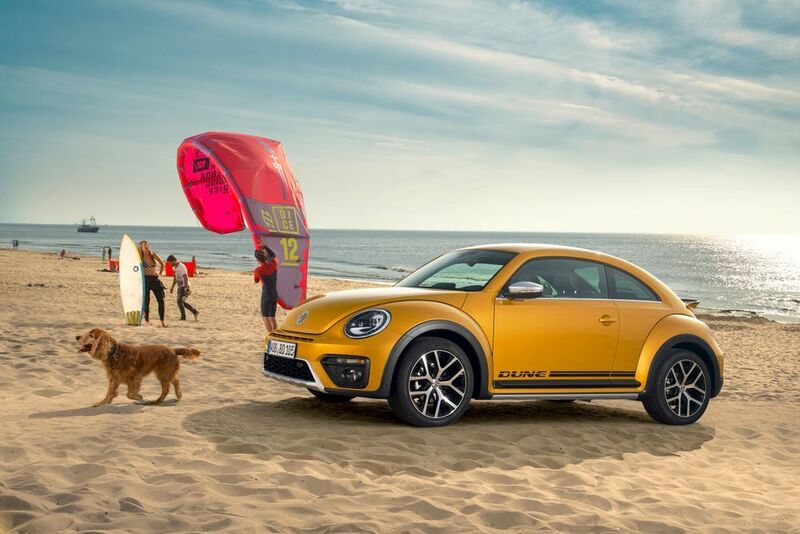 Und der Volkswagen Beetle Dune 2016. (Volkswagen)