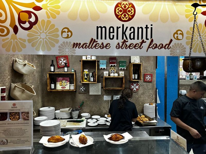 Blätterteig mit neutralem Käse ist ein traditionelles Gebäck auf Malta. (Bild: Vogel IT-Medien )