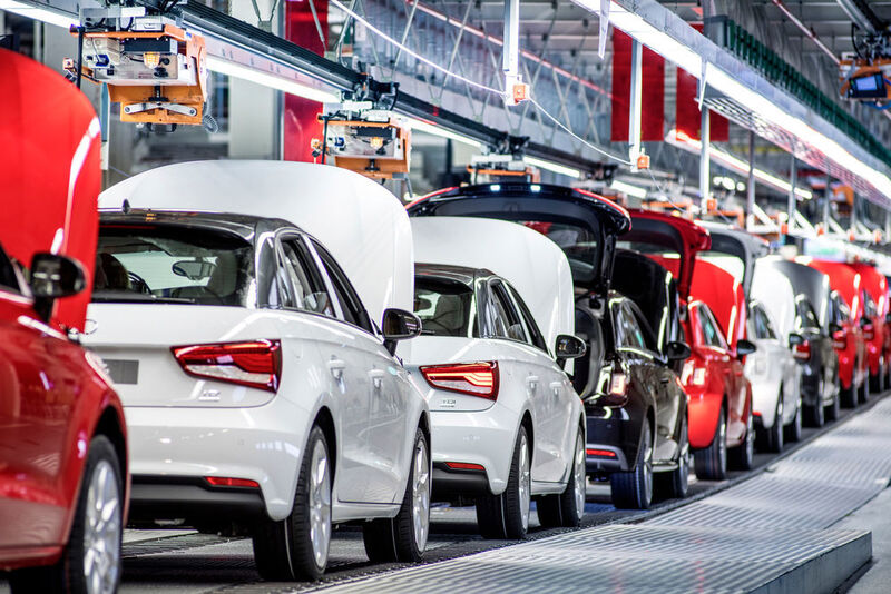 Außerdem will Audi seine Fahrzeugpalette bis zum Jahr 2020 auf 60 Modelle ausbauen. Ab dem Jahr 2018 will der Hersteller zudem jedes Jahr ein elektrifiziertes Modell vorstellen. (Foto: Audi)