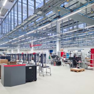 Optimierte Produktionsflächen ermöglichen effiziente Fertigungsprozesse. (Bild:  Zollner AG)