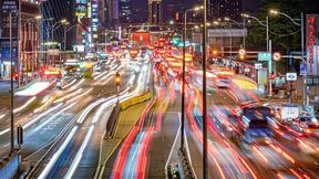 Effiziente und klimagerechte Mobilität in der Stadt: „Das Auto muss beispielsweise im Vergleich zum ÖPNV so unattraktiv sein, dass Menschen gar nicht erst ihren PKW bewegen wollen“, sagt Jan Reich vom Fraunhofer IESE. (Bild: MagicTV)