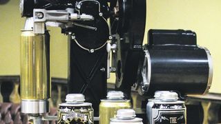 Die Maschine, die zum Verschließen des mit Craft Beer gefüllten Crowlers benötigt wird, stellt ein US-amerikanisches Unternehmen her. (Actega)