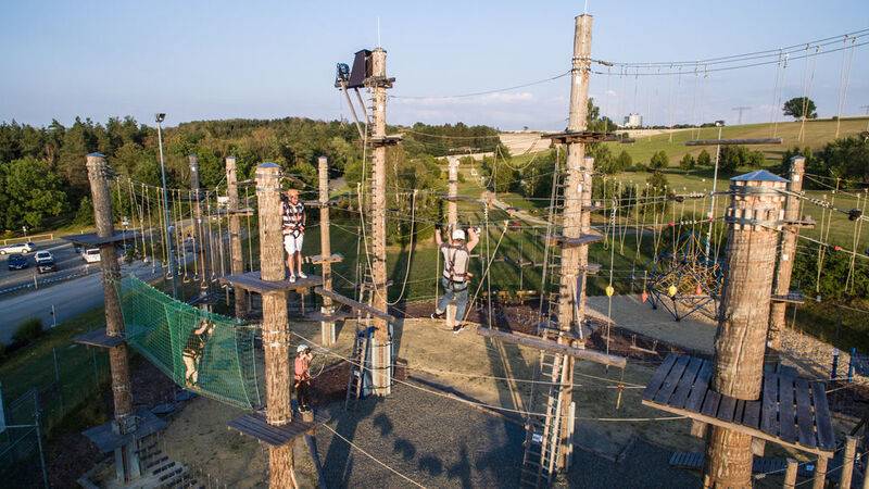 Nach der Messe ging es für viele Teilnehmer in den Kletterpark am Hotel. (Emendo)