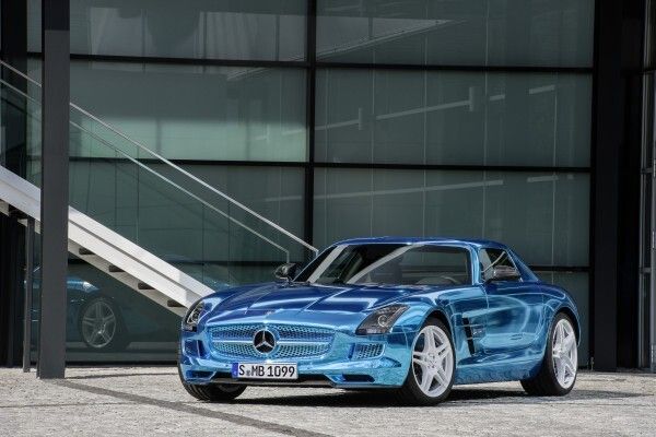 Der Mercedes-Benz SLS AMG Coupé Electric Drive - mit einer Gesamtleistung von 552 kW und einem maximalen Drehmoment von 1000 Nm der stärkste Elektro-Supersportwagen der Welt (Bild: Daimler AG)