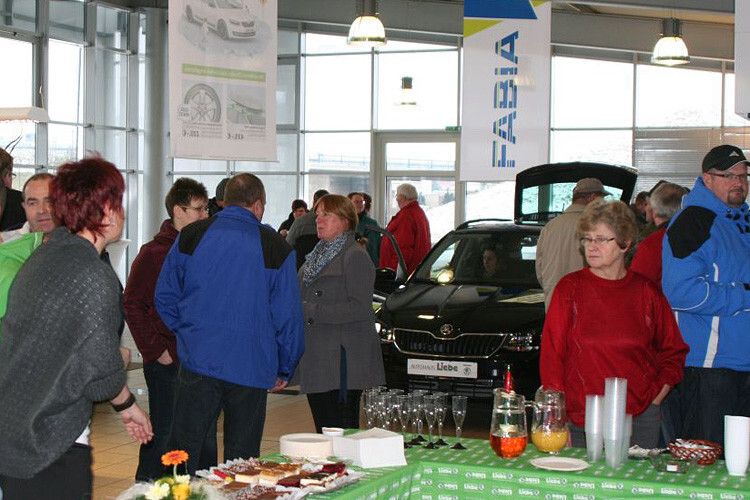 Ganz im Zeichen beider Fabia-Varianten hat das Skoda Buffet nach Ansicht mehrer Händler gestanden. „Mit dem Kombi ist der Fabia jetzt richtig im Markt angekommen“, meint beispielsweise Thomas Peckruhn vom Autohaus Liebe. (Foto: Autohaus Liebe)