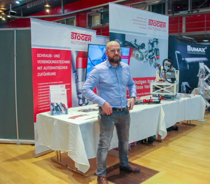 Am Stand von Stöger Automation konnten sich die Teilnehmer über Schraubautomaten und Handschrauber mit automatischer Zuführung informieren. (Bild: VCG/Juliana Pfeiffer)