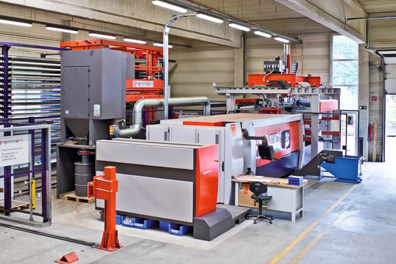 Die Bystronic-Laserschneidanlage By-Speed Pro mit einem angebundenen Lagersystem von Remmert ermöglicht die automatisierte, nahezu mannlose Fertigung von hochwertigen Bauteilen. (Bild: Bystronic Laser)