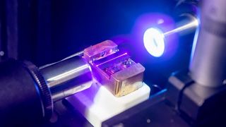 Quanten-Chips aus Deutschland! Das ist das Ziel, das Trumpf mit erhöhten Investitionsanstrenungen in seine Töchter Q.ANT und Trumpf Photonic Components erreichen will. Q.ANT hat dafür sogar schon einen besonderes Verfahren entwickelt. (Trumpf / M. Stollberg)