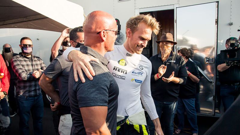 SSC-Gründer Jarrod Shelby (li.) mit seinem Fahrer Oliver Webb. (Bild: SSC North America)