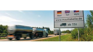 Hinweisschild: Von der Lkw-Maut befreit sind Elektro-Lkw und bis Ende 2020 Erdgas-betriebene Lkw. (Toll Collect)