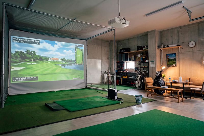 Ein Anwendungsbereich für den EH-LS7500 sind Indoor-Golfsimulatoren. (Bild: Epson)