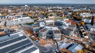 Der Anlagenbauer SMS darf sich freuen, denn im Rahmen von zwei Grünstahlprojekten liefert das Unternehmen je eine Direktreduktionsanlage. Eine geht an Thyssenkrupp Steel, die andere ist für Schweden geplant, wie die dpa erfahren hat. (Bild: SMS)