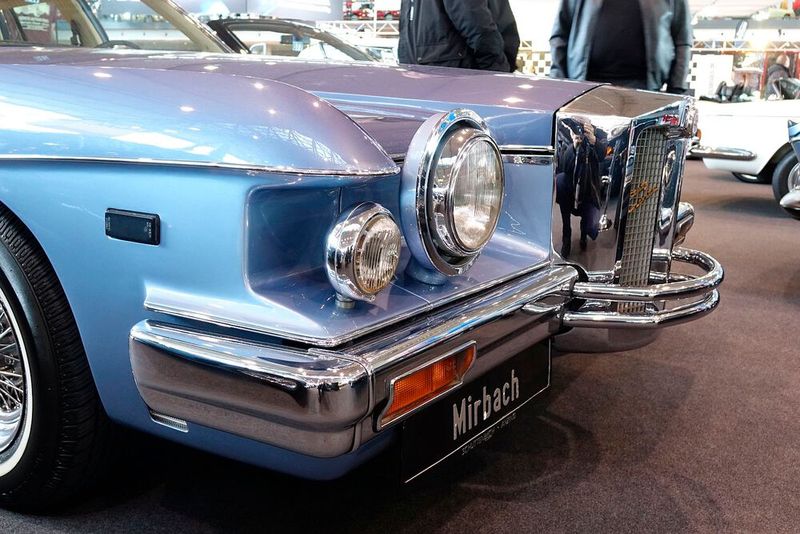 Inmitten der Flut an Porsche- und Mercedes-Oldtimern fielen Exoten – wie dieser Stutz – besonders auf. (Bild: Rosenow/»kfz-betrieb«)