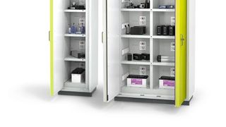 Die Sicherheitsschränke zum Lagern und Laden von Lithium-Ionen-Akkus bieten im Brandfall mindestens 90 Minuten Schutz. (Bild: Düperthal)