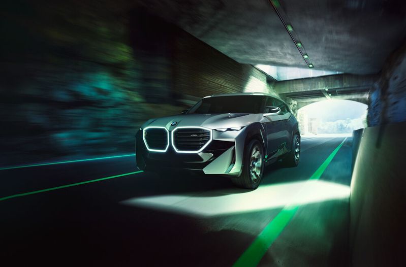 Mit dem Concept XM gibt die BMW M GmbH einen konkreten Ausblick auf das für Ende 2022 erwartete Serienmodell. Mit dem Concept XM gibt die BMW M GmbH einen konkreten Ausblick auf das für Ende 2022 erwartete Serienmodell.