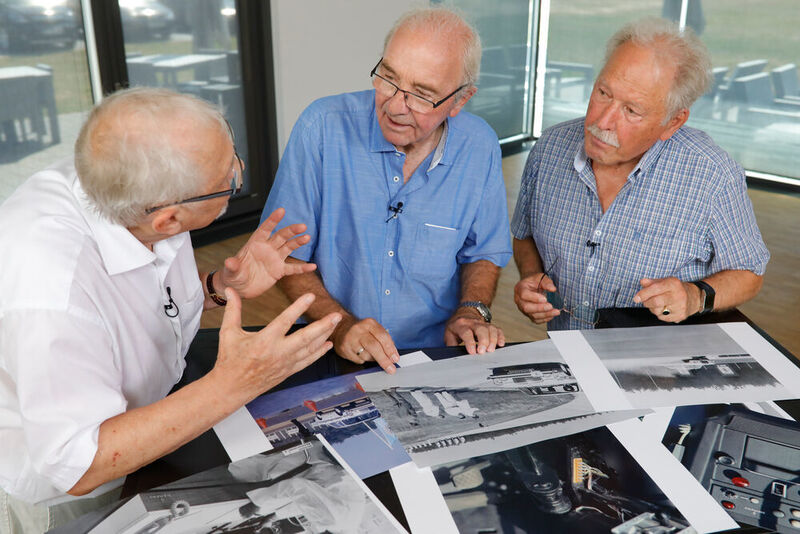 Zum 50-jährigen Jubiläum trafen sich die Ingenieure von damals wieder (v.l.): Klaus Weber, Hans-Jürgen Meyer und Herbert Ulsamer. (Continental/Marcus Prell)