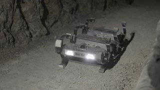 Der Scout Rover des DLR im Einsatz im Kammstollen am Schneefernerhaus. (Bild: Erlend Hellerslien / DLR)