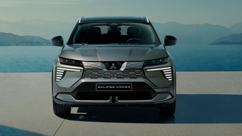 Vor allem von vorne sieht der Mitsubishi anders aus als der Renault. (Bild: Mitsubishi)