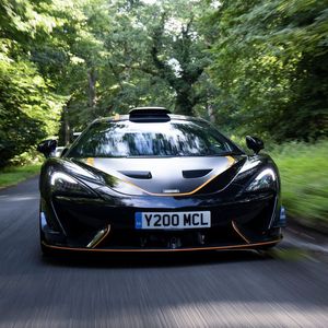 Nach weniger als drei Sekunden erreicht der McLaren 620R aus dem Stand 100 km/h.(Bild:  McLaren)