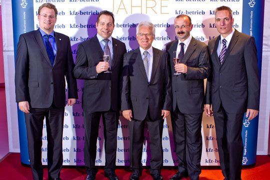 Carsten Beuß (Landesverband Baden-Württemberg), Dietmar Clysters (Innung Rhein-Neckar-Odenwald), Dr. Harry Brambach (Landesverband Baden-Württemberg), Harald Gross (Innung Rhein-Neckar-Odenwald), Wolfgang Michel (Vogel Business Media) (Archiv: Vogel Business Media)