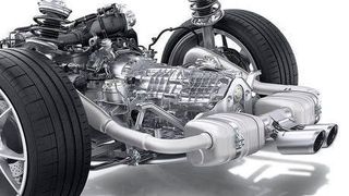 Der Grundton eines Motors wird im Wesentlichen durch seine Zylinderzahl bestimmt. In einem Vierzylinder kommt es pro Kurbelwellenumdrehung zu zwei Zün­dungen. Akustisch dominiert damit zunächst die sogenannte zweite Motorordnung. (Porsche)