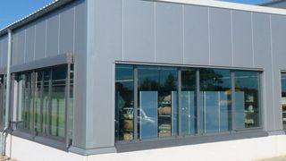 Der Husumer Kondensatorenspezialist FTCAP hat seine Produktionsstätten um eine 600 m² große Halle erweitert. (FTCAP)