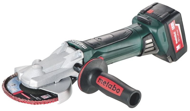 Der prämierte Akku-Flachkopf-Winkelschleifer WF 18 LTX 125 von Metabo arbeitet problemlos in Winkeln bis 43°. (Bild: Metabo)
