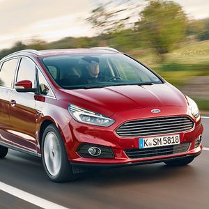 Im September startet Ford in Deutschland den neuen S-Max, der jetzt schon bestellt werden kann, und würzt das Angebot mit einem kräftigen Schuss Sportlichkeit.
