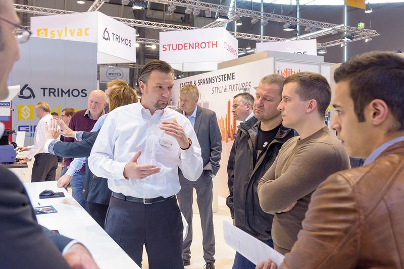 Explication animée lors du salon Control 2016. (P.E. Schall GmbH)