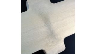 Durch den Fertigungsprozess mit ununterbrochenem Faserverlauf weisen die Teile eine hohe Bauteilfestigkeit auf.  (Schondelmaier)