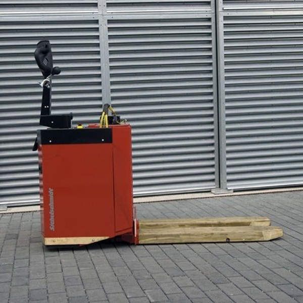 Ein Elektro-Hubwagen von Sichelschmidt für die anspruchsvolle Explosionsgruppe II C. (Archiv: Vogel Business Media)