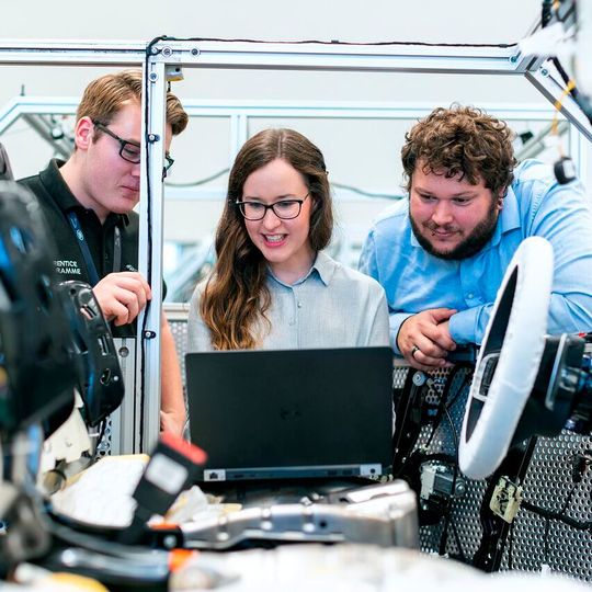 Bei der MINT-Förderung geht es vor allem darum, junge Menschen für MINT-Berufe zu begeistern.(Bild:  Pixabay)