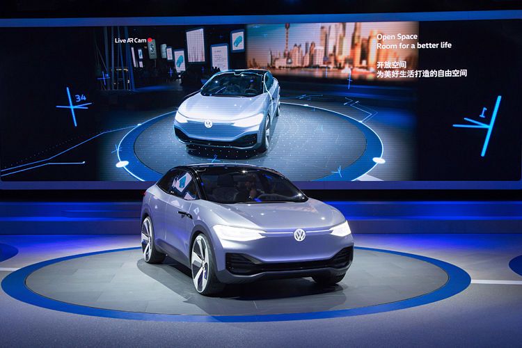 Nach den Premieren des I.D. (Paris 2016) und I.D. BUZZ (Detroit 2017) folgt mit dem I.D. Crozz das dritte Mitglied der I.D.-Familie. (VW)