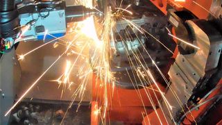 Mehr schaffen! Die Norton-Winter-Schleifscheiben des Typs Foundry X sind von der galvantischen Bindung her verbessert. Das prädestiniere sie für Arbeiten an Gussteilen. (Saint Gobain Abrasives)