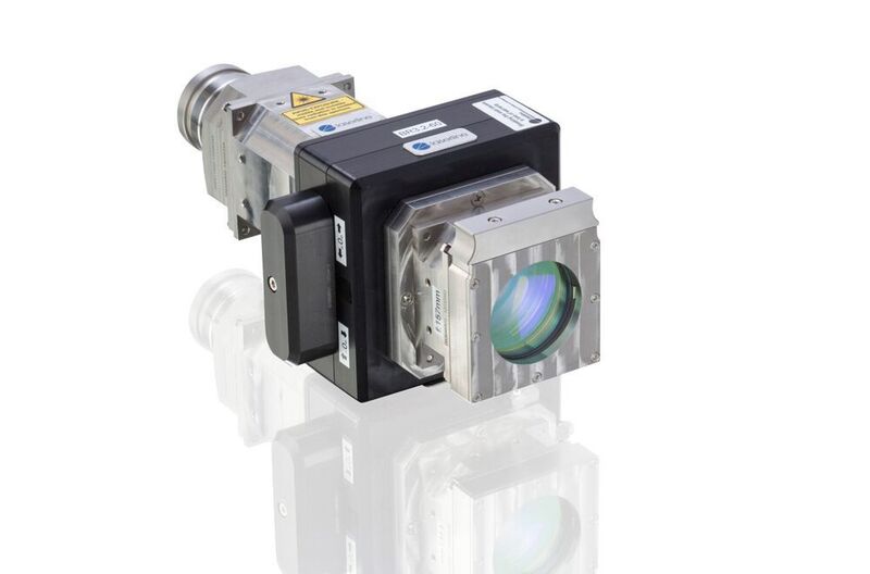Das ist Laserlines neues Optikmodul für das Multi-Spot-Scaling. Die Spotparameter lassen sich durch geeignete Schnittstellen über eine zentrale Steuereinheit einstellen und überwachen, sobald die nötigen Systeme in der Anlagensteuerung integriert sind. (Laserline)