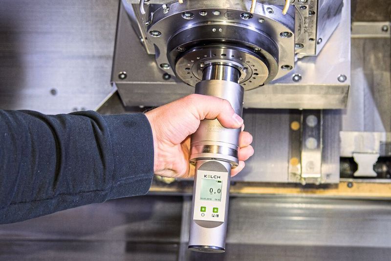 Der Kraftmessstab deckt einen Messbereich von 2 bis 100 Kilonewton ab und weist dabei eine Messabweichung von nur 0,2 Prozent des Messbereichsendwerts auf. (Bild:  Kelch)