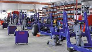 Bild 1: Durch das entwickelte Interpretationsverfahren führen die Produktmerkmale aus der Auftragsbestätigung des Vertriebs über die Interpretation zu der konkreten Stückliste für die Produktion.  (Bild: Mayer Maschinenbaugesellschaft mbH)