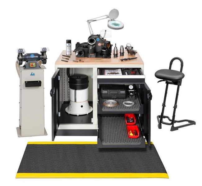 Ein ergonomischer Schleif-Arbeitsplatz, spart Zeit und liefert mess- und nachweisbare Ergebnisse. (Bild: Brinkmann+Wecker)